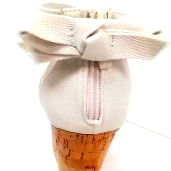 NEW! Cute! Beige Wedge Heel W/ Bow! - Picture 8 of 10